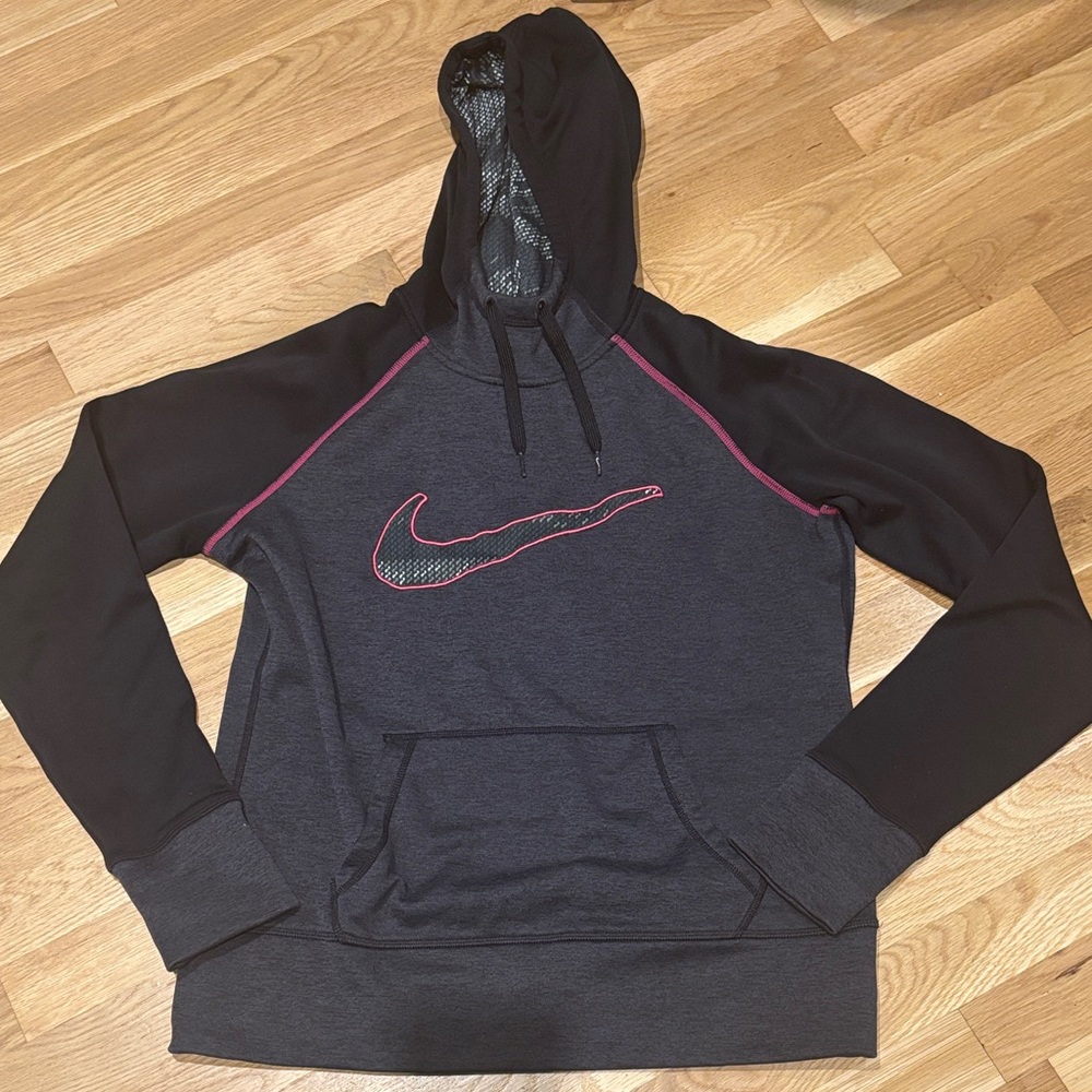 Nike Therma-Fit Women’s Hoodie Sweatshirt, Size Medium, Excellent Condition!